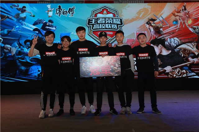 同时在面对 同时在面对