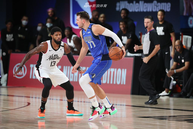 伊朗队面临 伊朗队面临